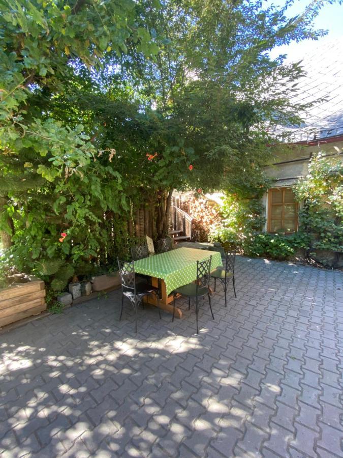 Apartman Na Statku Miskovice  Exterior photo